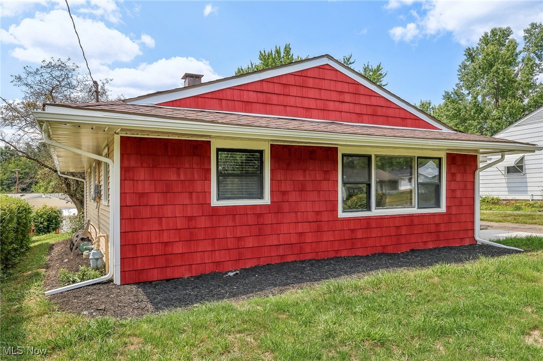 38 Rutledge Drive, Youngstown, Ohio image 2