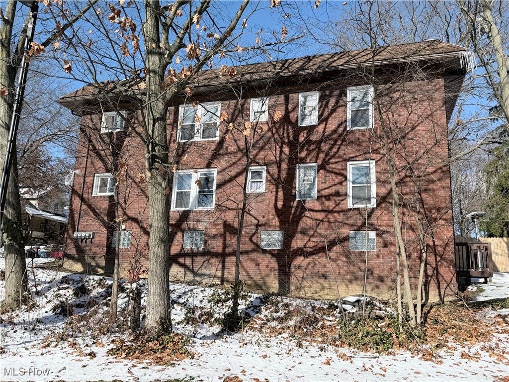 Photo of 2189 15th Street SW, Akron, OH 44314 (MLS # 5176098)