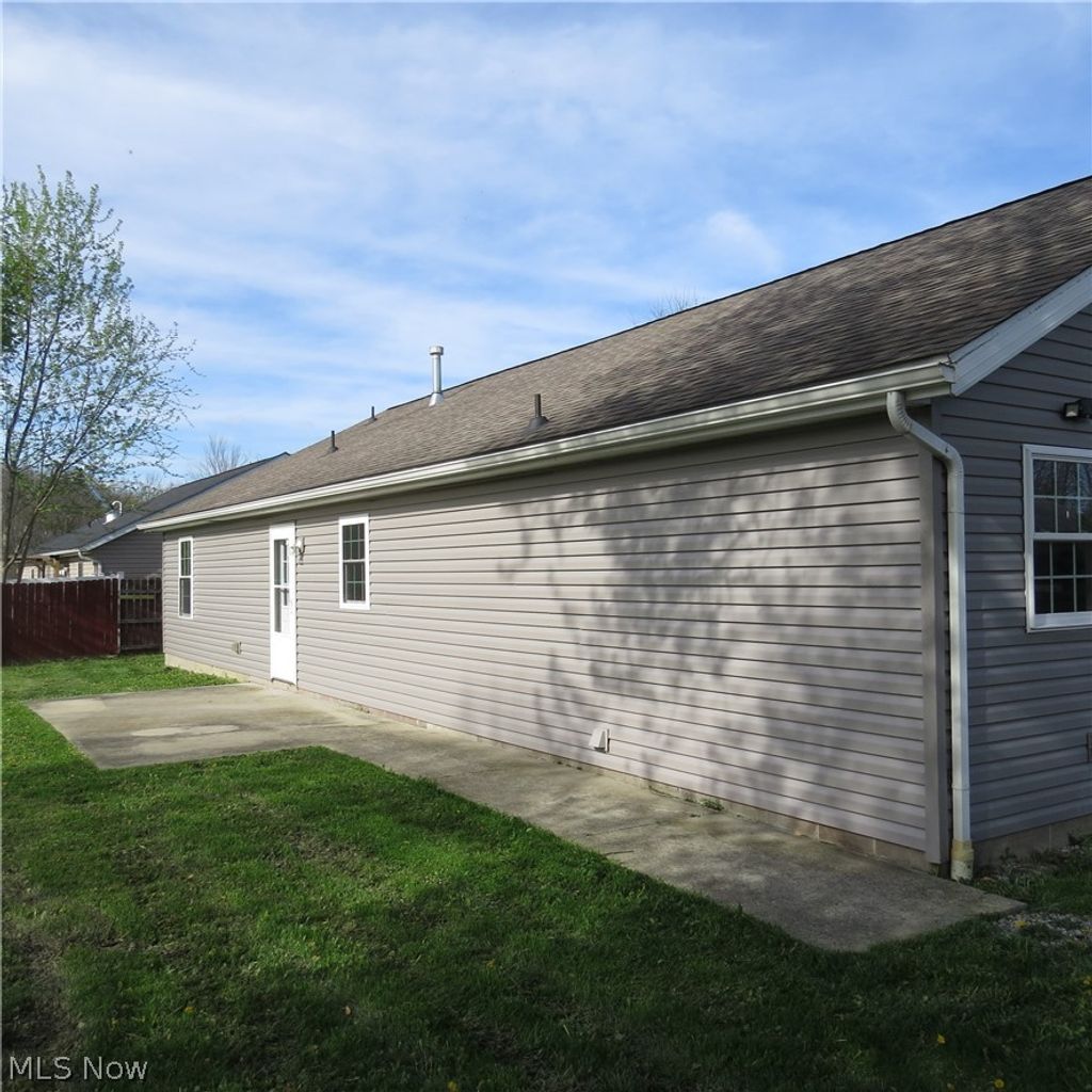 Photo of 1487 Hillcrest Drive, Atwater, OH 44201 (MLS # 5202463)