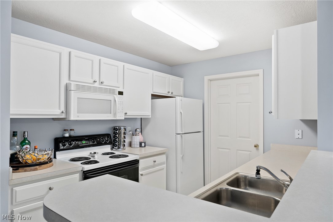 Lenox Village Condo Ph 02 - Residential