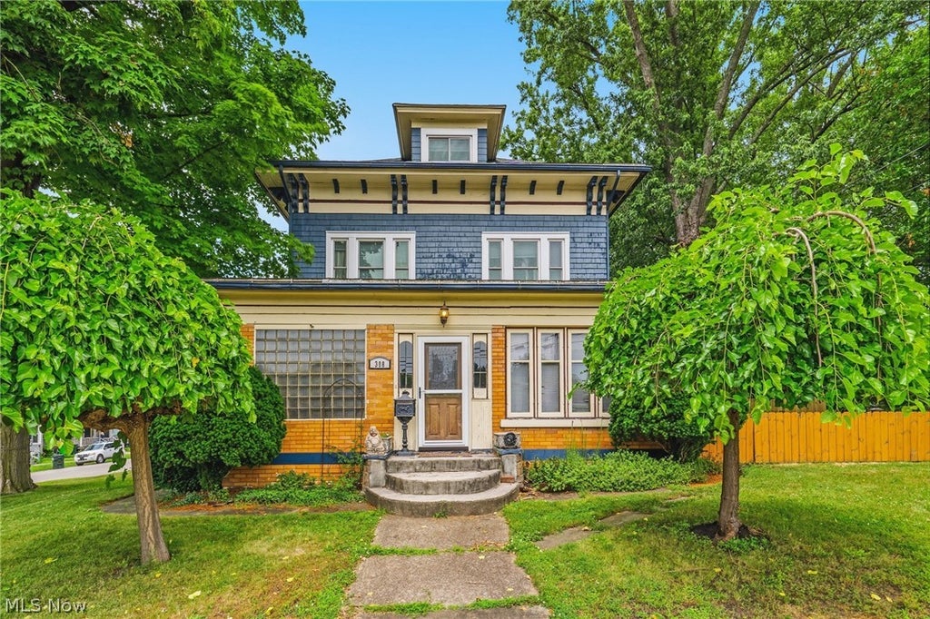Photo of 308 North Avenue NE, Massillon, OH 44646 (MLS # 5223077)