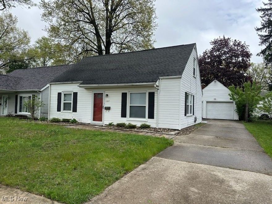 Great 4 bedroom one and a half bath for rent in Cuyahoga Falls! Neat and clean this home boasts a great layout. Updated kitchen and bath. Good sized bedrooms. washer and dryer included.  Detached garage and cute back covered patio. Dont miss it!.  Rental Qualification Checklist:
-Credit score: 600+ (If between 500 and 600, some owners may consider a tenant with an additional security deposit.)
-No recent bankruptcy.
-No eviction history & no criminal history (involving sex, drugs or violence)
-Stable employment (must provide current pay stubs)
-Monthly gross income must be at least 2.5 X Monthly Rent
-First months rent, security deposit, renters insurance, and transferred utilities required prior to move in.
-If you like the property and wish to apply it is a $50 app fee per adult occupant.