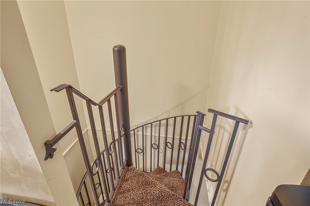 Village Crystal Lakes Condo - Residential