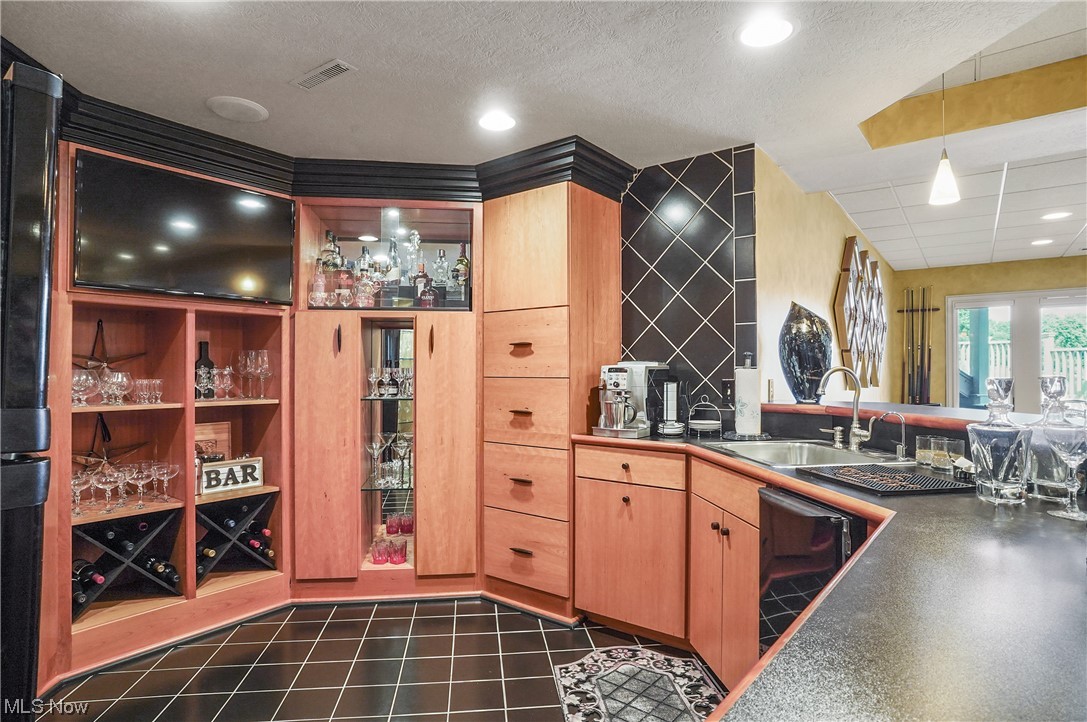 Village Crystal Lakes Condo - Residential