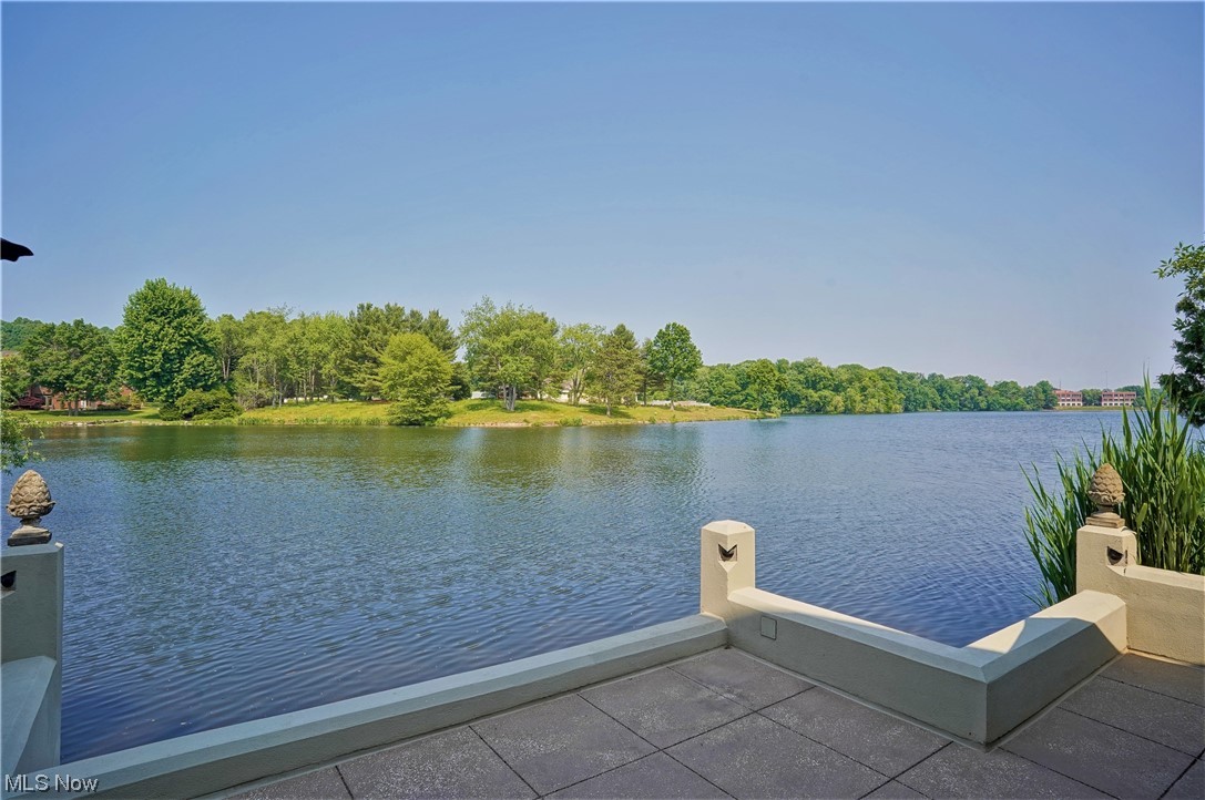 Village Crystal Lakes Condo - Residential