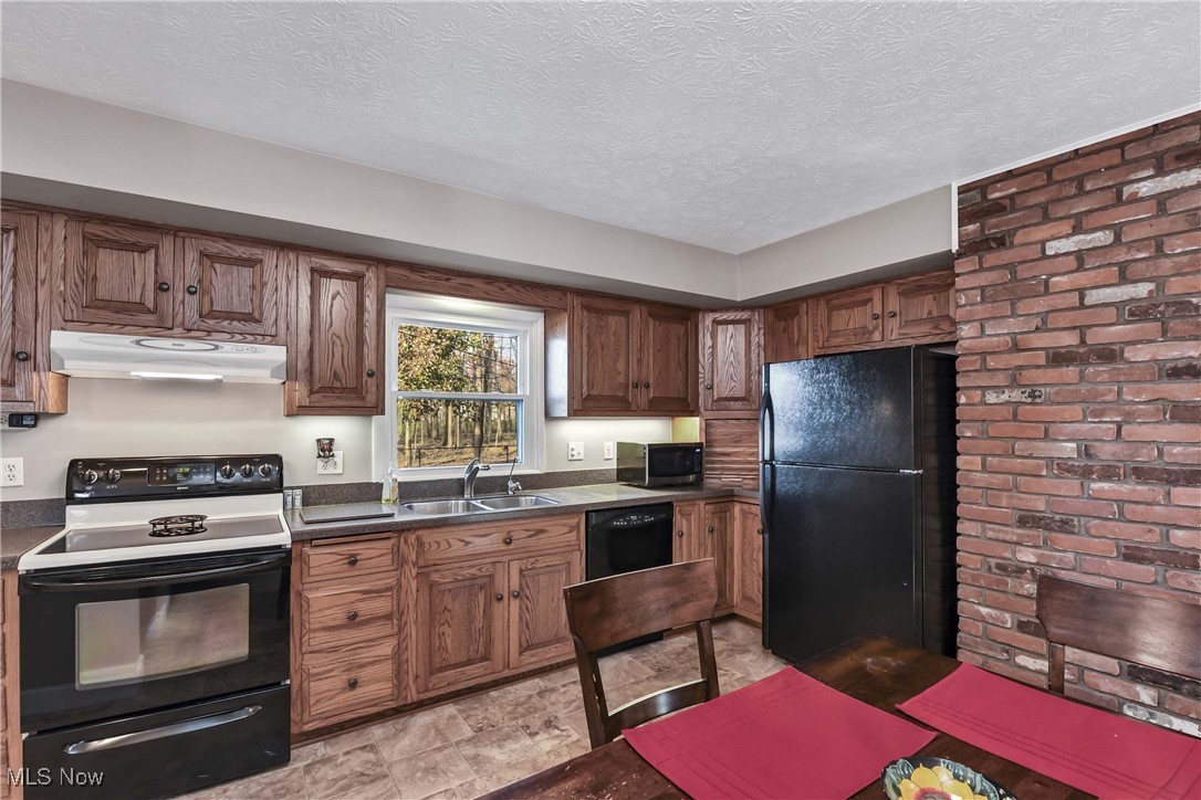 26716 Chapel Hill Drive