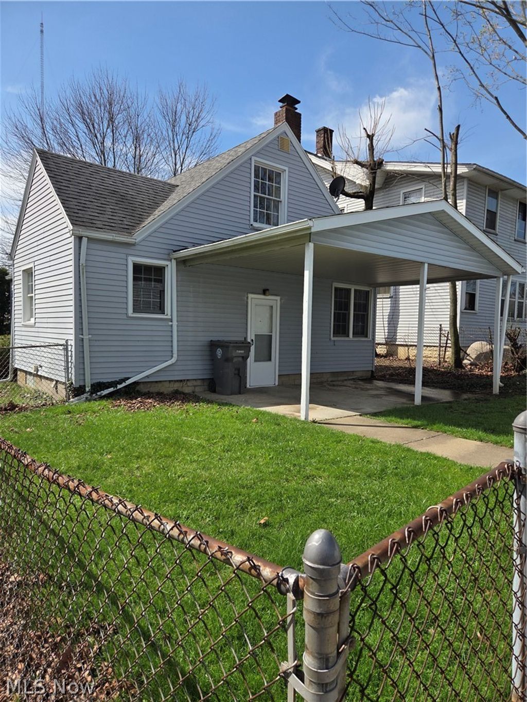 Photo of 582 Roxbury Avenue, Youngstown, OH 44502 (MLS # 5199569)