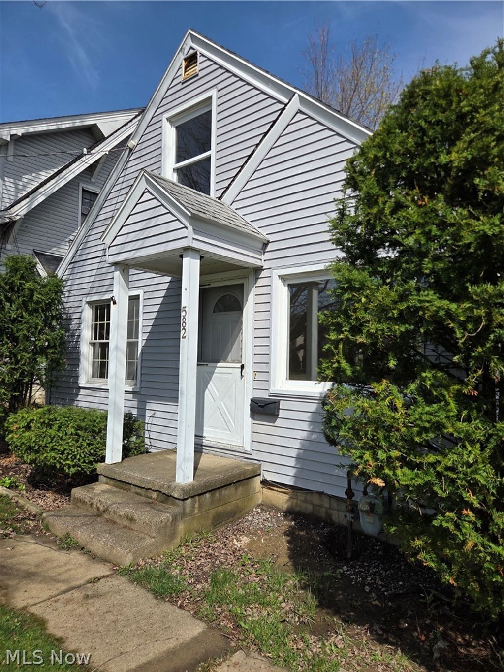 Photo of 582 Roxbury Avenue, Youngstown, OH 44502 (MLS # 5199569)