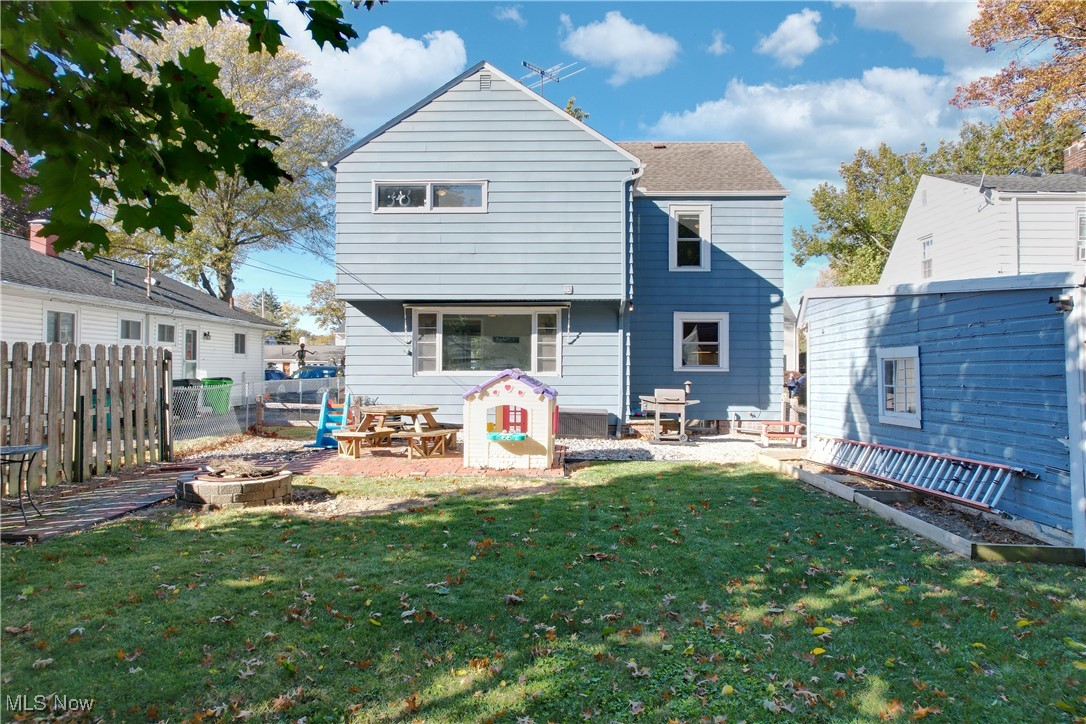 Inwood Beach 02 - Residential