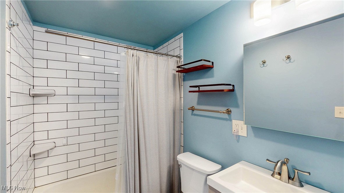 Inwood Beach 02 - Residential