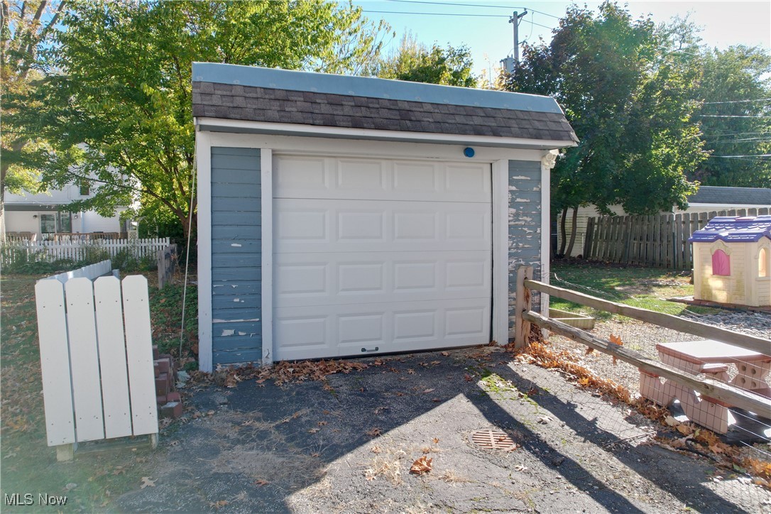 Inwood Beach 02 - Residential