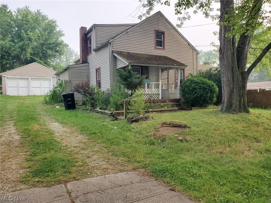 Investor special!   This home offers so much potential and needs total renovation.
Three bedroom or a two bedroom with an awesome walk in closet!  Two car garage.
Selling "as is" - seller to make no repairs.