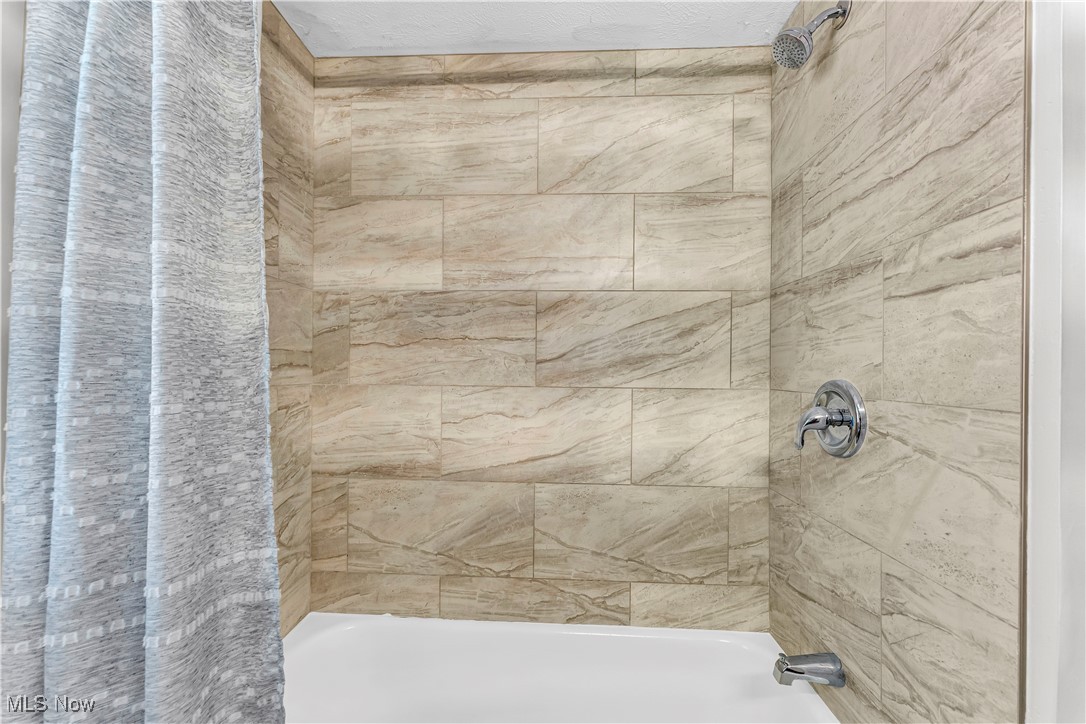 Shaker Lakes 03 - Residential