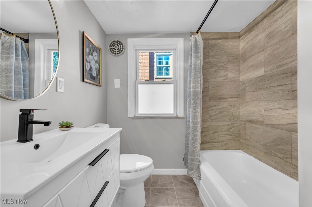 Shaker Lakes 03 - Residential