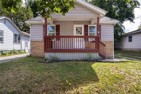 Photo of 894 Sutherland Avenue, Akron, OH 44314 (MLS # 5179452)