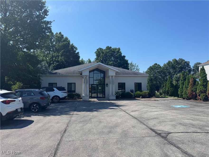 Premium Office space available. Space is connected to a busy medical practice with plenty of parking and bonus green space. This is a great space for any proffessional or medical use. Owner pays most utilities. Call today to see this beautiful space