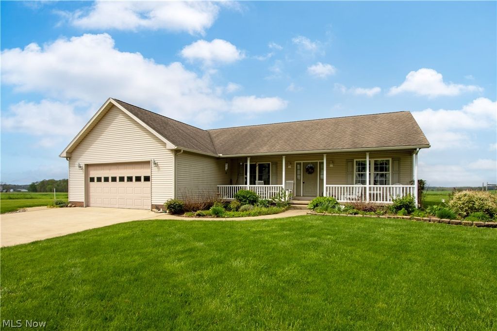 Photo of 17361 Back Massillon Road, North Lawrence, OH 44666 (MLS # 5206566)