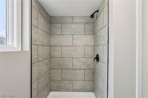 Tiny photo for 2829 Tibbetts Wick Road, Hubbard, OH 44425 (MLS # 5190621)