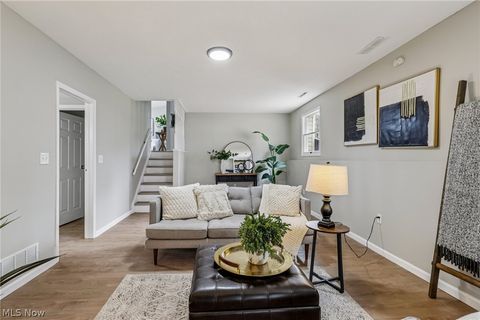 Tiny photo for 2829 Tibbetts Wick Road, Hubbard, OH 44425 (MLS # 5190621)