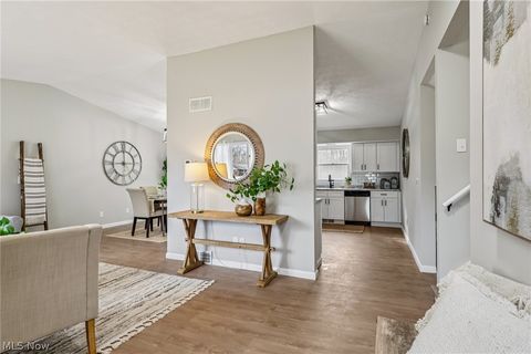 Tiny photo for 2829 Tibbetts Wick Road, Hubbard, OH 44425 (MLS # 5190621)