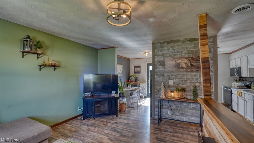 Photo of 122 Myrna Drive, Cambridge, OH 43725 (MLS # 5193404)