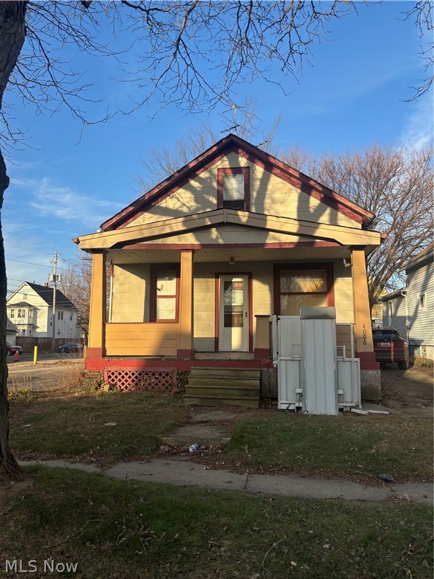 Three bedroom single family in Slavic Village (property zoned as a duplex in the auditors site, but seller has used the home as a single). Two bedrooms and a full bath on the first floor. One bedroom and a full bath on the second floor. There is also a kitchen on the second floor. This property offers flexibility and potential for a variety of investment options.