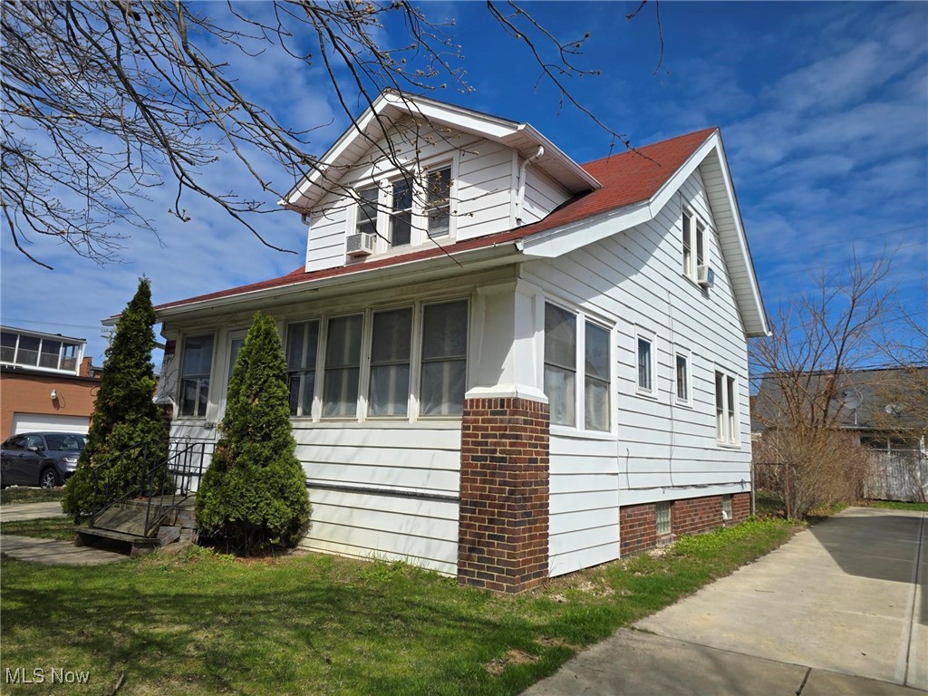 18623 Renwood Avenue, Euclid, Ohio image 2