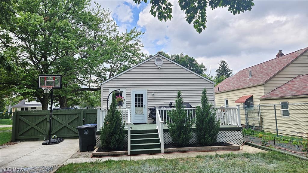 Photo of 667 Essex Street, Akron, OH 44306 (MLS # 5221474)