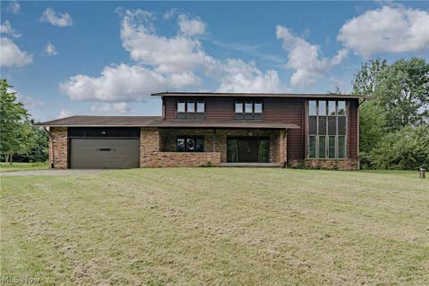 Homes For Sale - 3202 Rustic Valley Drive<br/> Medina, OH 44256