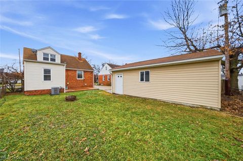 Tiny photo for 325 E 327th Street, Willowick, OH 44095 (MLS # 5187888)