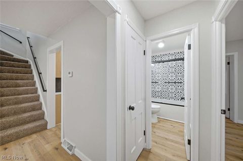 Tiny photo for 325 E 327th Street, Willowick, OH 44095 (MLS # 5187888)