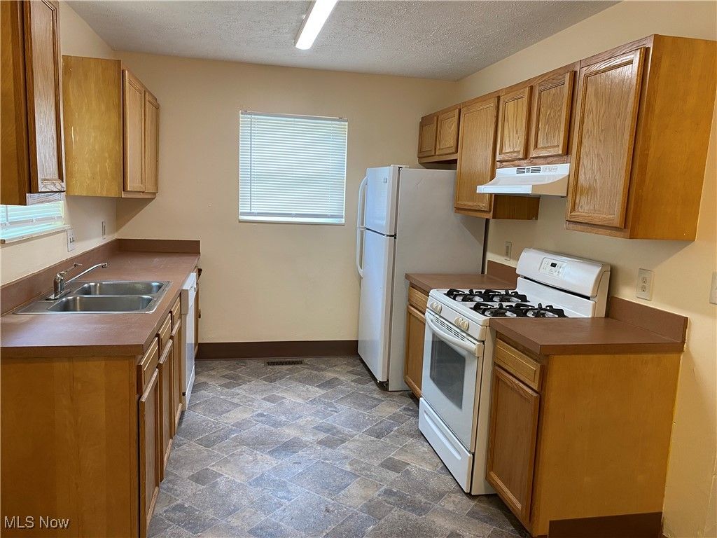 Photo of 9701 Pratt Avenue, Cleveland, OH 44105 (MLS # 5182168)