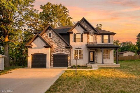 Homes For Sale - 19736 Westwood Drive<br/> Strongsville, OH 44149