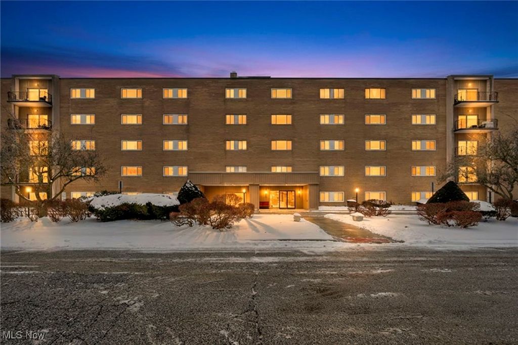 Photo of 20333 Detroit Road #406, Rocky River, OH 44116 (MLS # 5177370)