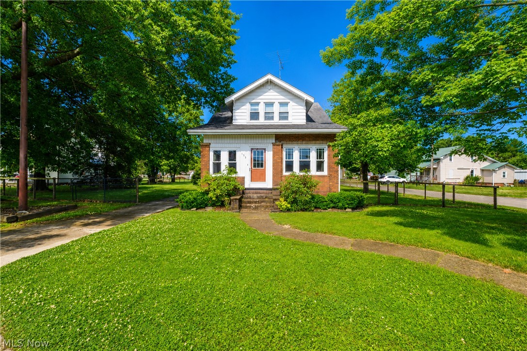 139 East Avenue NE