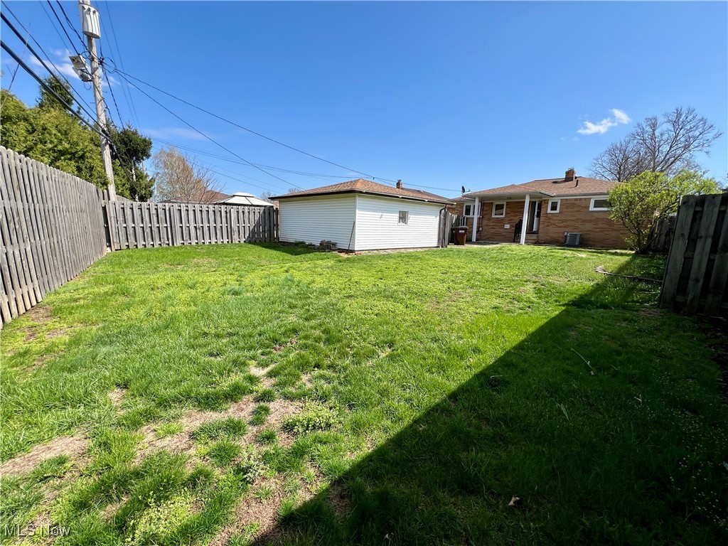 1410 Englewood Drive, Parma, Ohio image 28