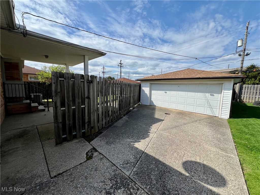 1410 Englewood Drive, Parma, Ohio image 26