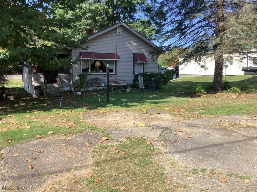 Online Only Auction begins ending Thursday November 2 at 5:00 PM.  2 bedroom 1 bath ranch home on .2 acre lot on the edge of Bowerston. Brand new roof, newer vinyl siding, public water and sewer, newer furnace and hot water heater. Now it just needs a handyman to fix up the interior of the home. Windows, paint and flooring would go a long ways in this 1,152 sq. ft. home. Could make a great starter home, rental or flip house for somebody with a little blue collar skill. 

Terms: 10% buyer’s premium will be added to final contract price. 10% non-refundable down payment due within 24 hours of purchase. If desired all inspections for property must be completed prior to auction. No contingencies. See online terms for bidding instructions. Property sells as-is. Title posted online. Sells subject to all articles of records. Check website for content portion of the auction and terms. 

Legal: Parcel 160000169000, Bowerston village with Conotton Valley schools. Taxes are $134 per year.