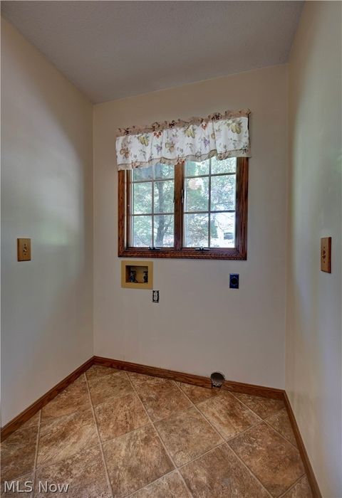 Tiny photo for 883 Basel Street, Sugarcreek, OH 44681 (MLS # 5210377)