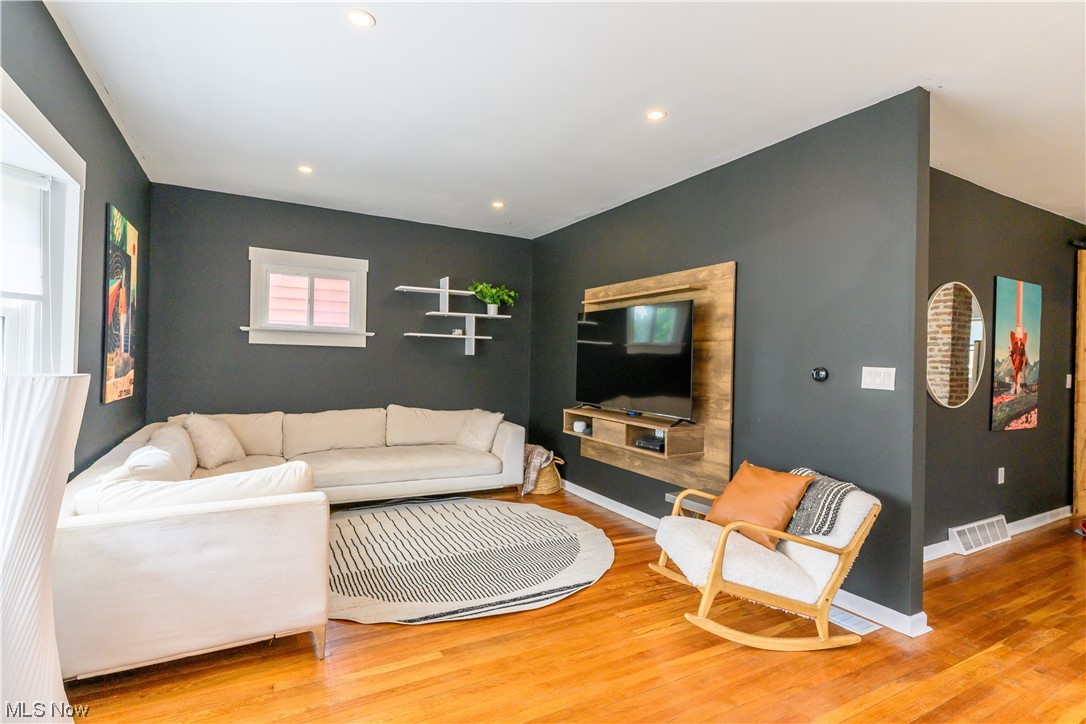 Edward Kneen - Residential