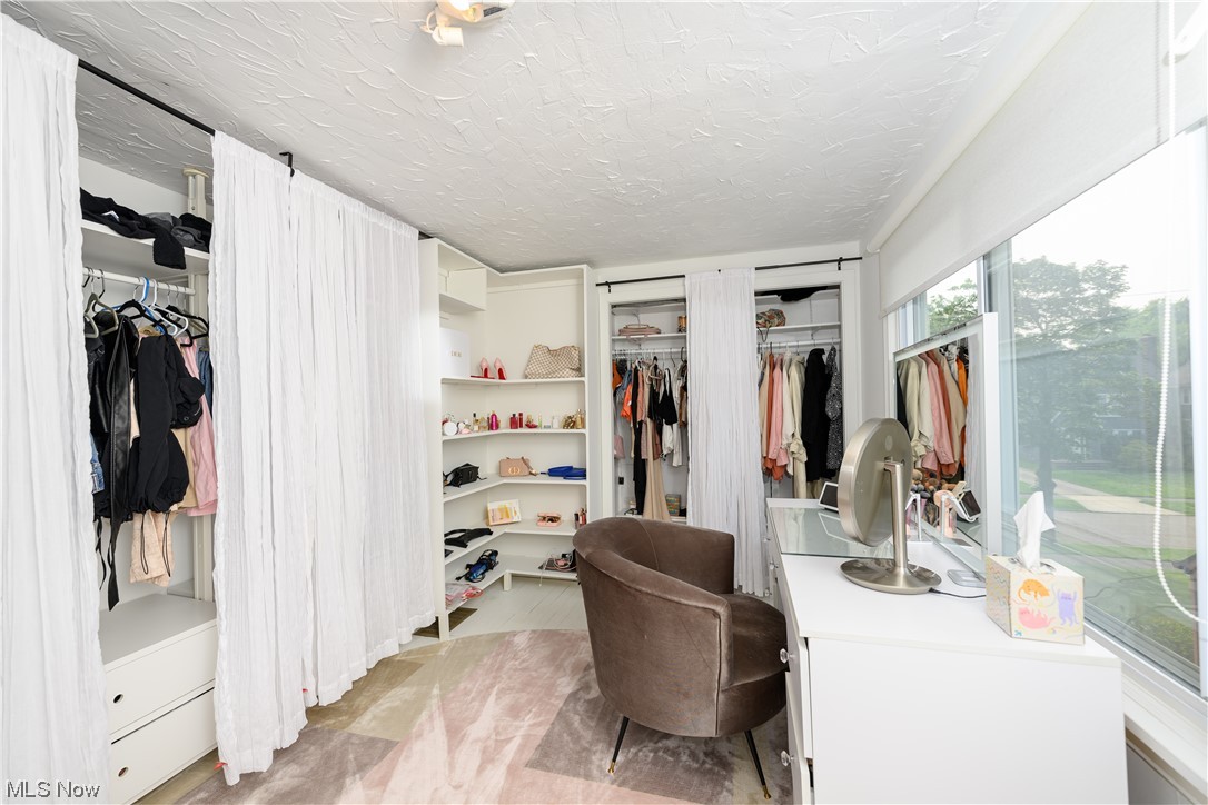 Edward Kneen - Residential