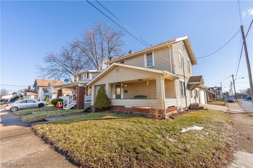Photo of 1154 Roslyn Avenue SW, Canton, OH 44710 (MLS # 5188337)