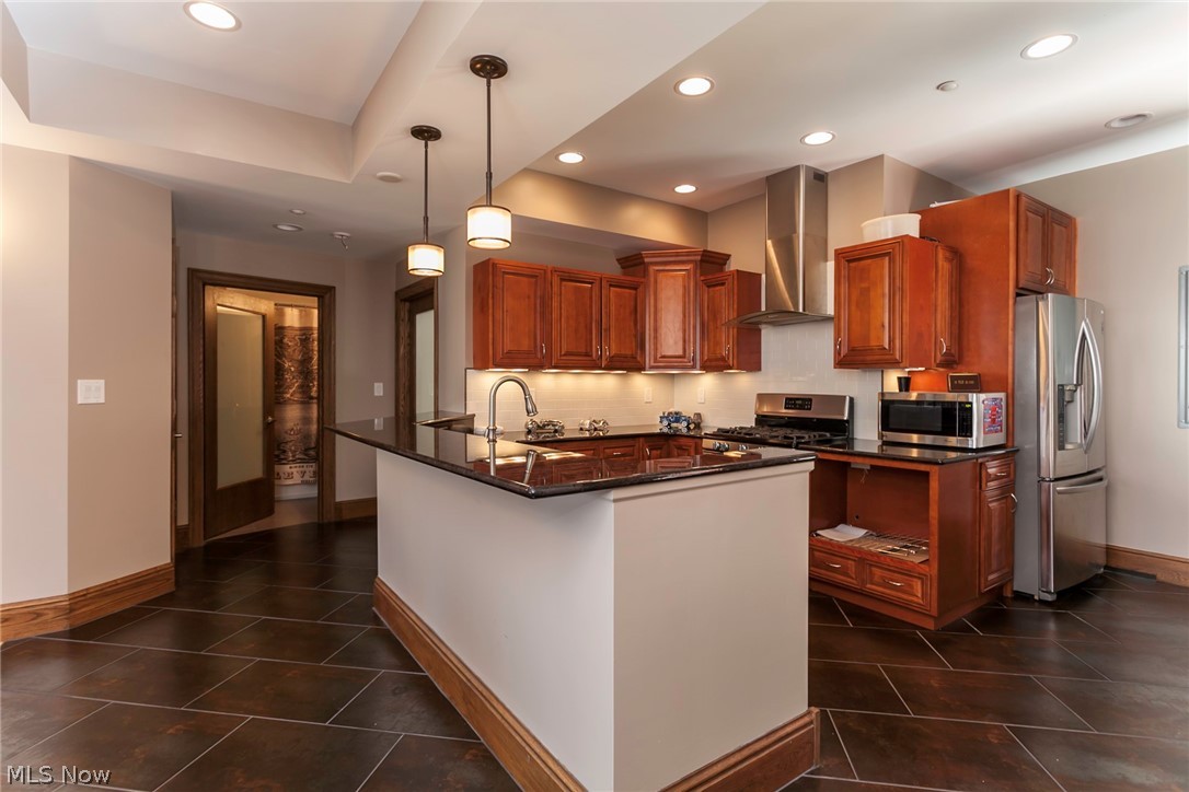 Park Bldg Condos - Residential Lease