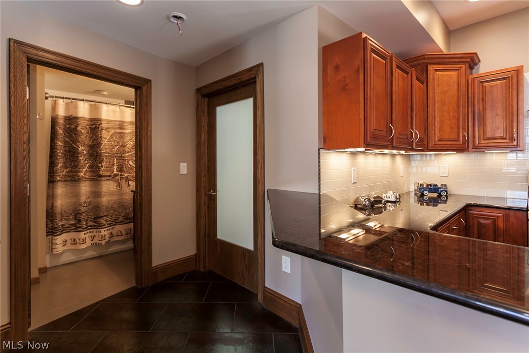 Park Bldg Condos - Residential Lease