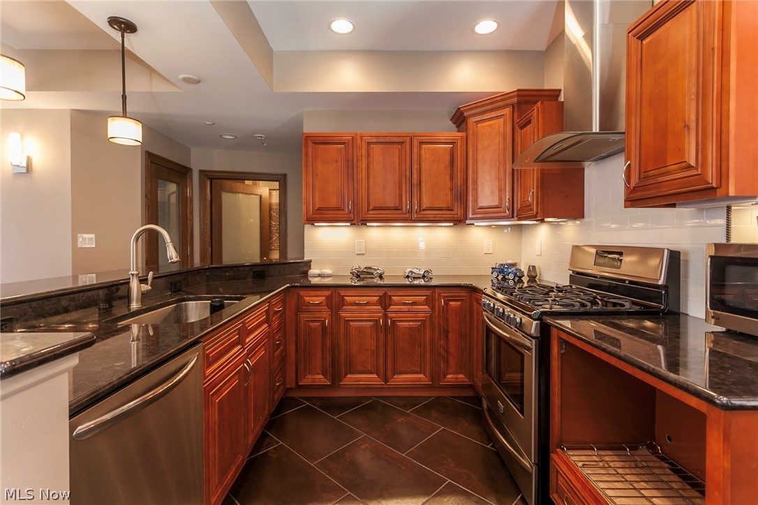 Park Bldg Condos - Residential Lease