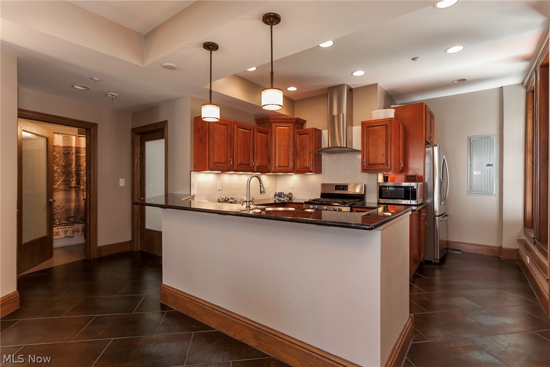 Park Bldg Condos - Residential Lease