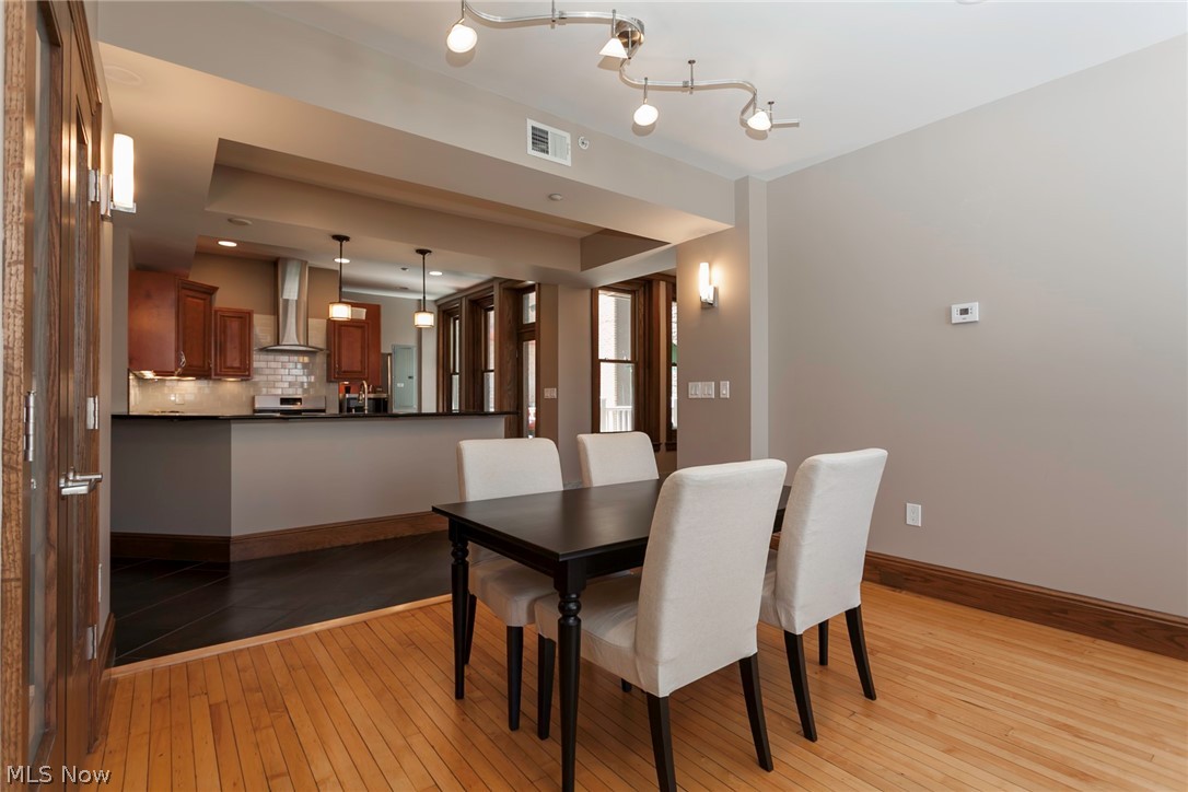 Park Bldg Condos - Residential Lease