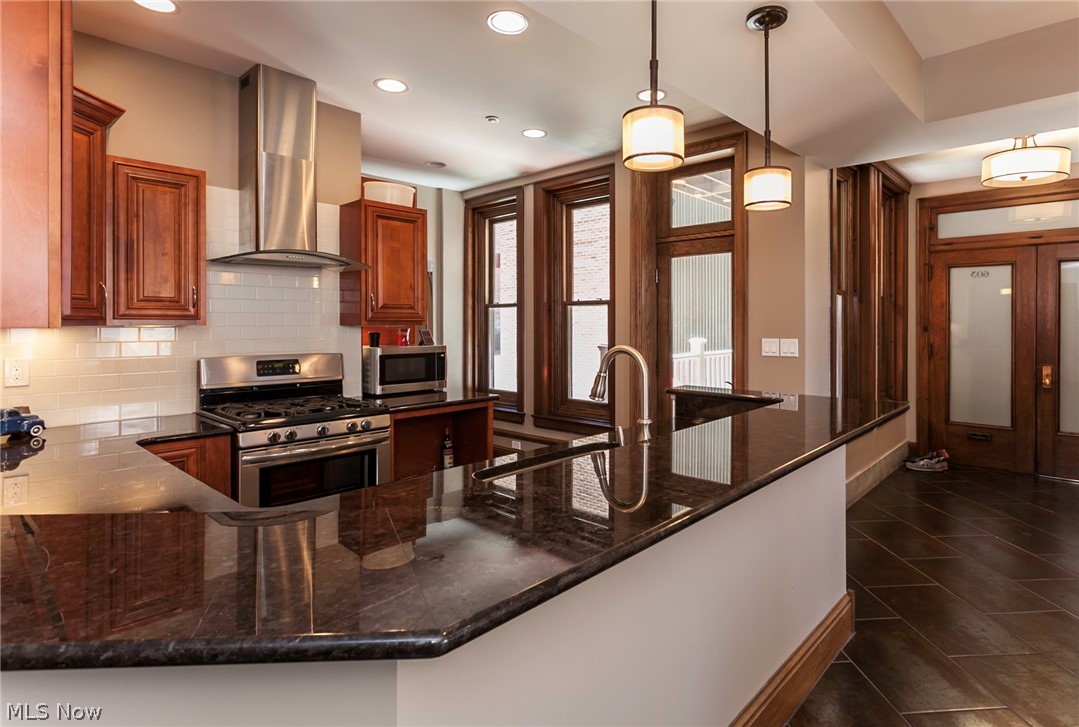 Park Bldg Condos - Residential Lease