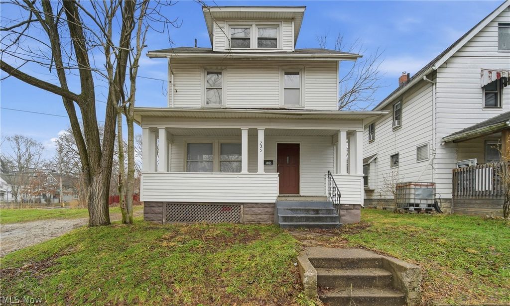 Photo of 225 Cranz Place, Akron, OH 44310 (MLS # 5210587)