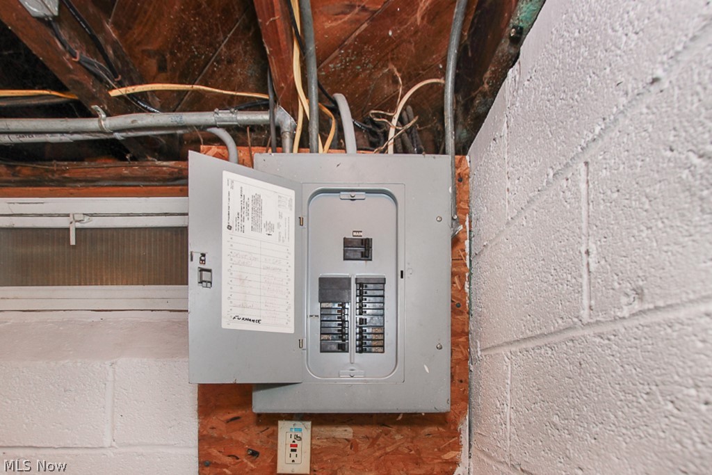 Waid & Duffeys Ctr Highways A - Residential Lease